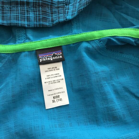 Patagonia Kids’ blue plaid nylon lightweight jacket - Picture 5 of 8